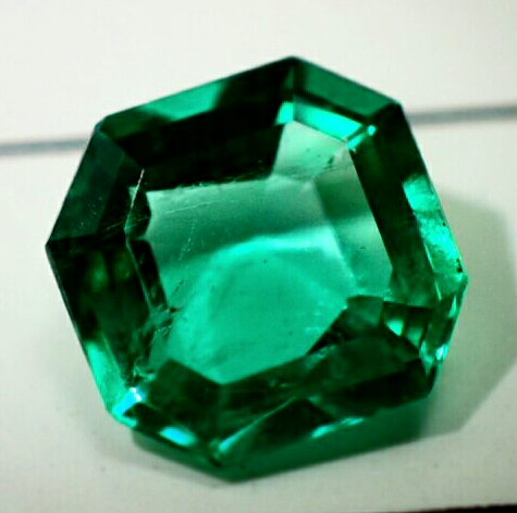 エメラルド 0.905ct