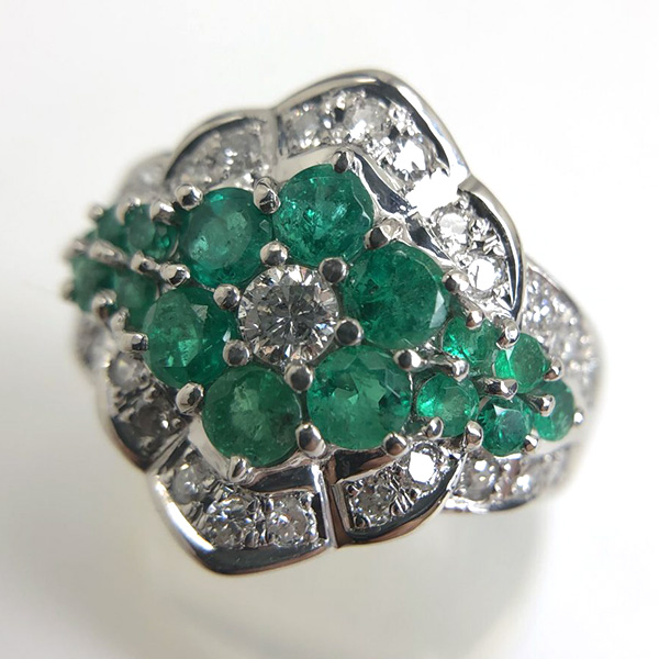 エメラルドリング1.0ct