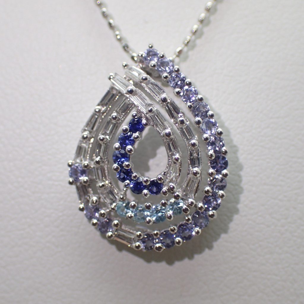 マルチカラーペンダント0.28ct