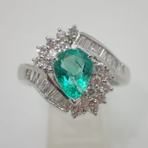 エメラルドリング0.93ct