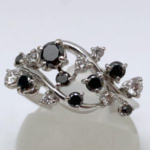 ブラックダイヤモンドリング0.7ct