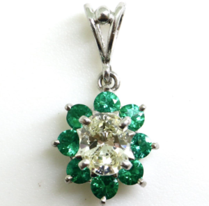 エメラルドペンダントトップ0.39ct
