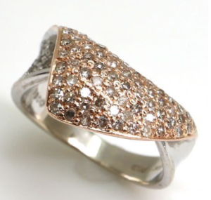 ダイヤモンドパヴェリング 0.56ct