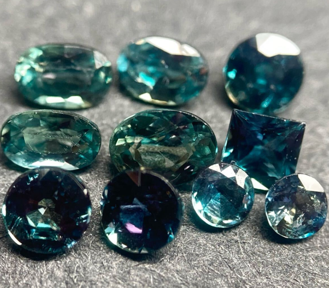 アレキサンドライトおまとめ 0.86ct