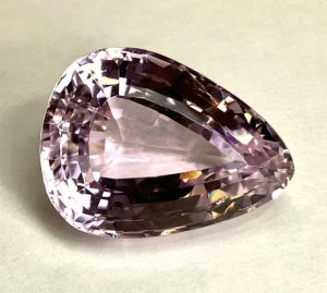 クンツァイト　46.7ct　