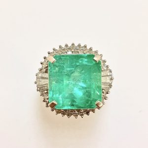 エメラルド　6.88ct　リング