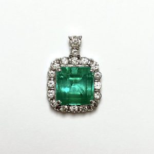 エメラルド　4.18ct　ネックレストップ
