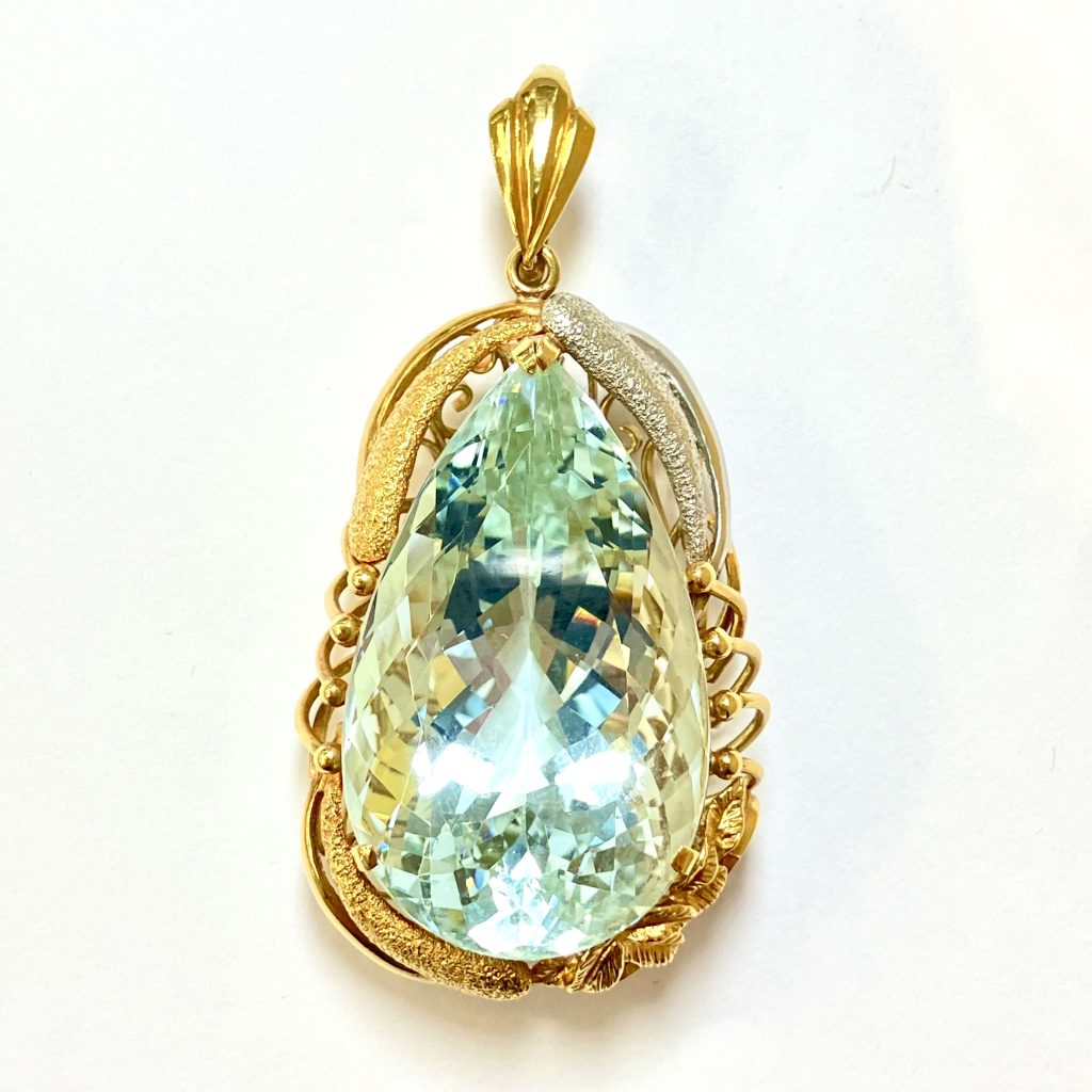 アクアマリン　52.79ct　ネックレストップ