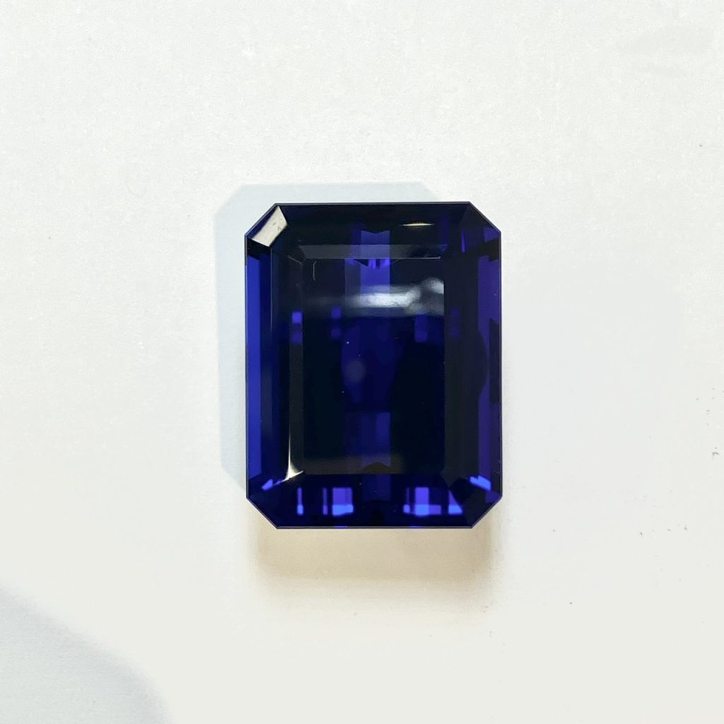 タンザナイト　20.23ct