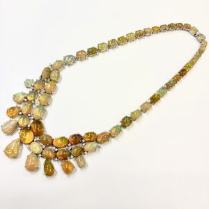 オパール　109.84ct　ネックレス