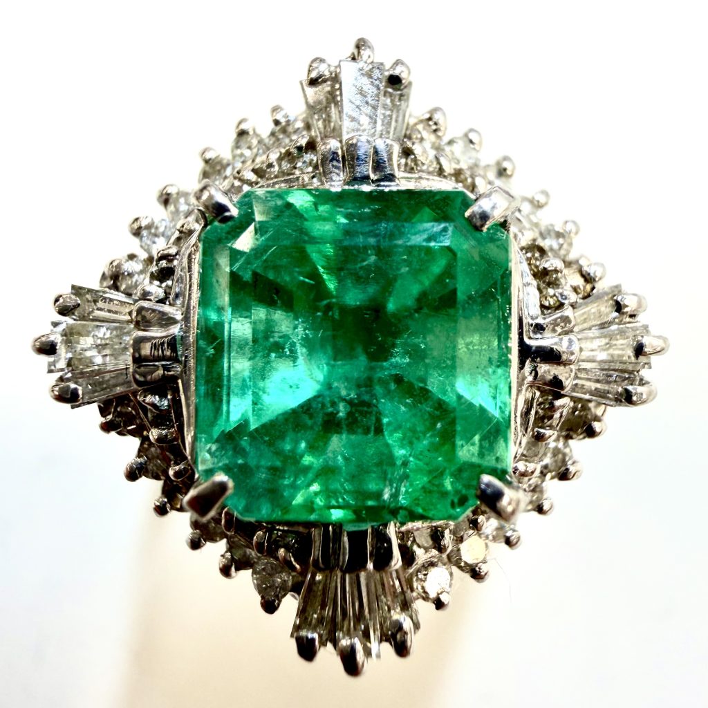 エメラルド　2.63ct　リング