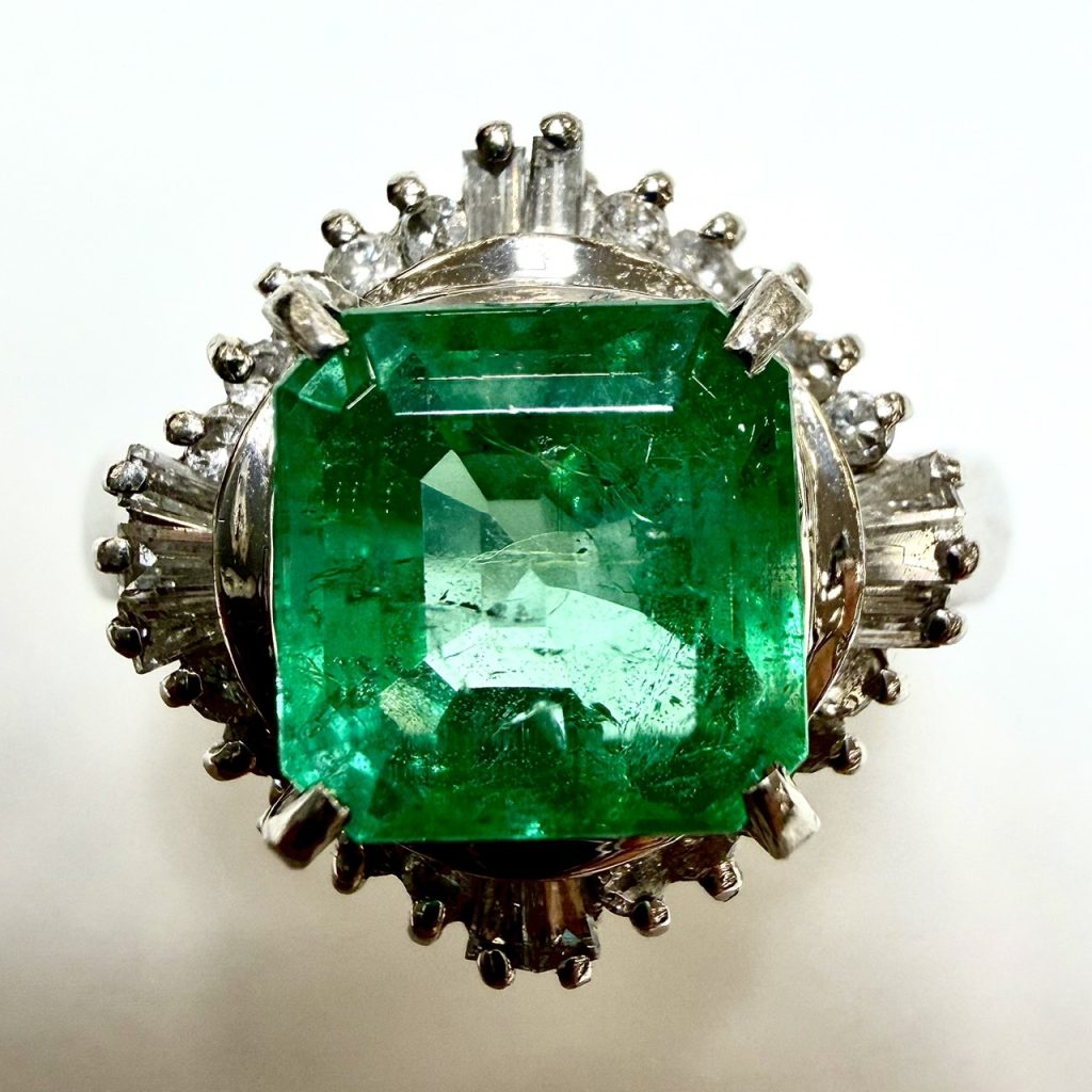 エメラルド　2.35ct　リング