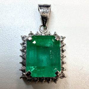 エメラルド　2.35ct　NCトップ